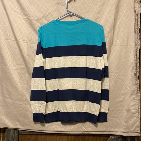 Woman’s sweater - Picture 2 of 3